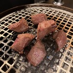 厚切り牛タン 焼肉 一心たん助 - 