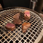 厚切り牛タン 焼肉 一心たん助 - 