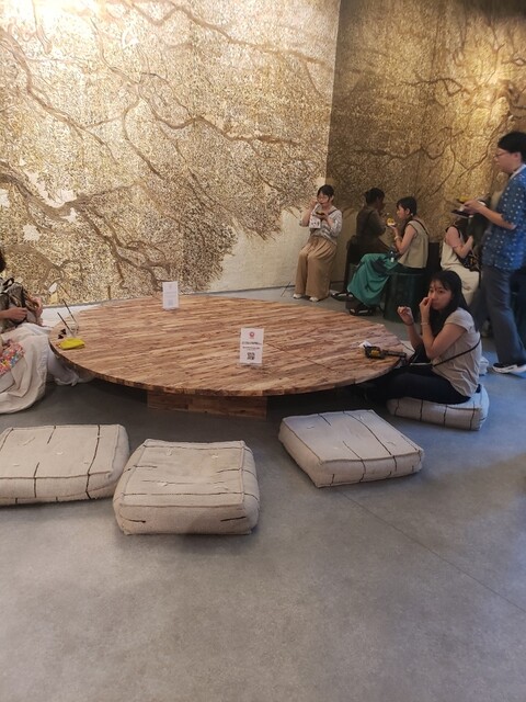 万博【チュニジア館】入らないと食べれない！オムレツのようで美味しい