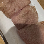 もつ焼き やまぴー - レバーは分厚くてコレで米食える