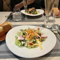 俺のフレンチ グランメゾン 大手町 - 季節のサラダと俺のこだわりパン
