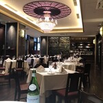 Empire Steak House - ゴージャスな内装