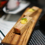 レストラン バカール - フォアグラとチョコのウエハース