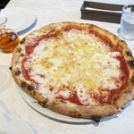 ピッツェリア クアラントゥーノ - クアトロフォルマッジ