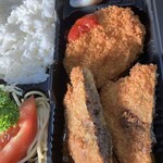 カフェ・キッチン　アイアイ - 日替わりのミンチカツとコロッケ弁当。