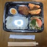 カフェ・キッチン　アイアイ - 日替わりのミンチカツとコロッケ弁当。
