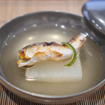 美加登家 - 焼き若鮎と冬瓜、利尻昆布と鰹節の出汁のお椀