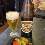 やきとり 志げる - 御通し＋麦酒(キリンラガービール) 瓶ビール(大瓶)