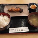間宮商店 食堂部 - 銀タラみりん定食御飯普通盛り