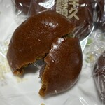 吾妻堂 - 牛久饅頭　つやつやモチモチの皮