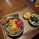 韓国カフェ イヨサンソウル - 色合いも綺麗ですね