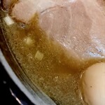 煮干しらーめん 渡辺商店 - 節が効いた澄んだスープ