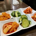 安兵衛 - キムチ盛り合わせ 