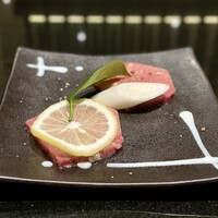 焼肉 喰心 - タン二種盛り（特製タン・ネギ塩タン）
