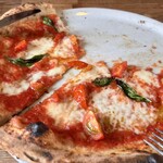 石窯ピザ丸 - 写真を撮り忘れて、1切れずつ食べてしまった状態、、、。