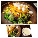 Jungle Kitchen - 最初に「野菜サラダ」、、バーニャカウダソースでいただきますが、このソースが美味しい。（画像は二人分です）