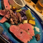 Fra - ジビエ鹿肉・猪肉のグリル盛り合わせ。