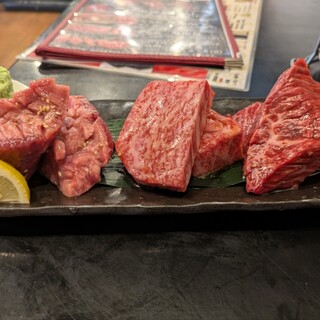 【中古】 たべあるきｎａｖｉ仙台 塩竃・松島/昭文社 松島、塩釜、仙台鳥瞰図 （宮城県） / 古本、中古本、古書籍の