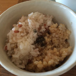 愛農人 - 玄米と雑穀米を半分づつ。