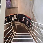 東麻布 逢坂  - 『'14/09/29撮影』外観の地下1階入口への風景です