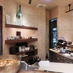 東麻布 逢坂  - 『'14/09/29撮影』店内のカウンター席の風景です