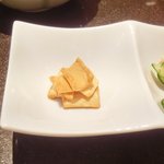 東麻布 逢坂  - 『'14/09/29撮影』鯛茶づけ 1200円 の香の物