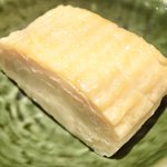 東麻布 逢坂  - 『'14/09/29撮影』鯛茶づけ 1200円 の出汁巻き玉子