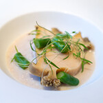 レストラン オオツ - 2025.8 地物蒸し黒鮑（あわび）冷製 活け黒鮑の擂り流し