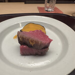 徳ㇵ本也 - ◆丹波牛
      丹波牛ヒレ肉味噌漬け炭火焼き
      無花果の炭火焼き田楽風