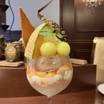 カカオティエゴカン - 2種の完熟メロンのグランパフェ
      〜クリームソーダ仕立て〜