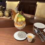 カカオティエゴカン - 2種の完熟メロンのグランパフェ
      〜クリームソーダ仕立て〜