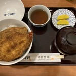 ヨーロッパ軒 - トリオ丼 カツ エビ ミンチ 1380円