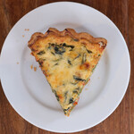 まちのパーラー - ほうれん草とリコッタチーズのキッシュ 550円