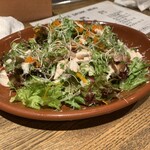 ジャミー スモーク&ベジタブル - 燻製チキンの乗ったサラダ