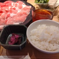 すき焼 しゃぶしゃぶつかだ KITTE大阪店 - ごはんおかわり自由