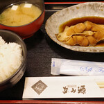 あみ源 - 日替定食（松花堂弁当 かれい煮つけ）