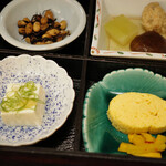 あみ源 - 日替定食（松花堂弁当 かれい煮つけ）