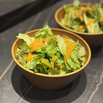 新宿牛タンローストビーフ 白か黒 - 