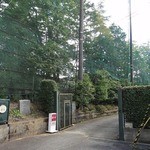 萌木 - お店の入口