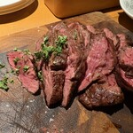 meet - 料理写真:ハラミステーキのハーフUP