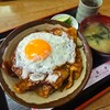 食堂 高田屋 - 目玉焼付チャップ丼