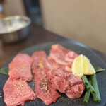 炭火焼肉 にく式 - 