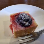 TRATTORIA ROMANO - ロマーノ特製ベイクドチーズケーキ