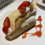 ラ・メゾン アンソレイユターブル - 白桃と紅茶のタルト