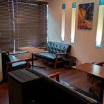 Muse Amuse - ソファーのテーブル席もあり