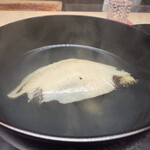 徳ㇵ本也 - 冬瓜と島根県の鮑
      鰹を効かせた吸い地