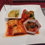 叙々苑 駒沢公園店 - キムチ盛り合わせ