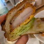 トミーズ - チキンフィレバーガー