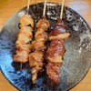 博多炭火焼き鳥 陣太鼓 - 四つ身（もも）（タレ）、とりかわ（タレ）、豚レバー（タレ）