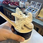 젤라테리아 지나 - 